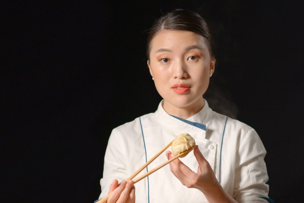 Angela Haizhen Lei del ristorante Maoji Street Food su Acadèmia.tv