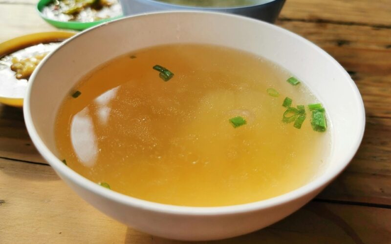 chiarificare il brodo con l'albume